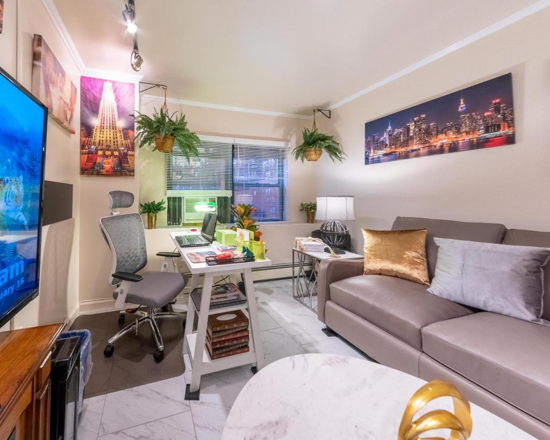 Two Bedrooms Apartment Manage And Supervise By Host Endless Features Amenities Dishwasher Washer Dryer Best Wifi Internet Services By Verizon Fios 960 Upload 960 Download Bi Monthly Free Housekeeping Services Huge 10000 Square Footage นิวยอร์ก ภายนอก รูปภาพ