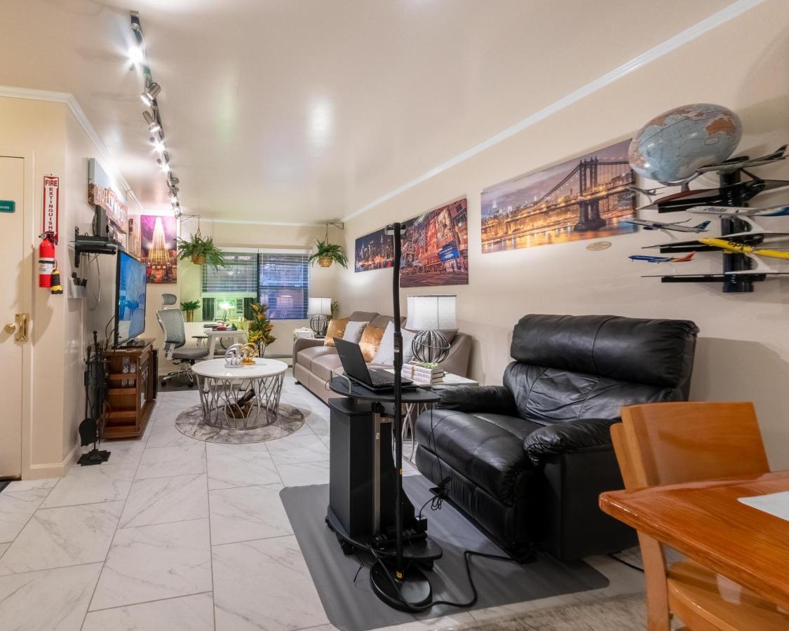 Two Bedrooms Apartment Manage And Supervise By Host Endless Features Amenities Dishwasher Washer Dryer Best Wifi Internet Services By Verizon Fios 960 Upload 960 Download Bi Monthly Free Housekeeping Services Huge 10000 Square Footage นิวยอร์ก ภายนอก รูปภาพ